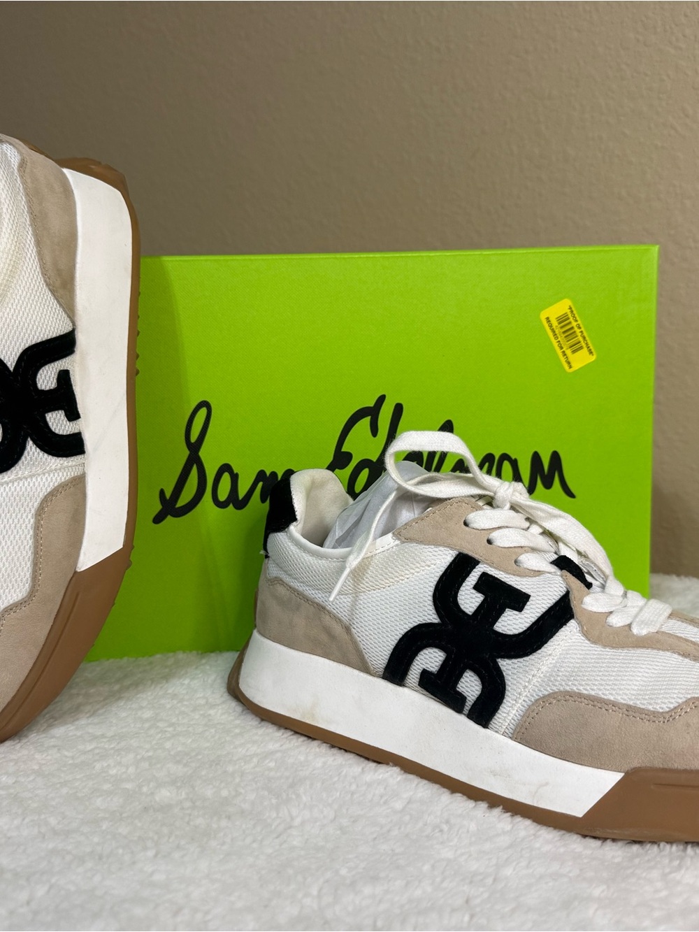 Sam Edelman White Beige Sneakers with Black Logo